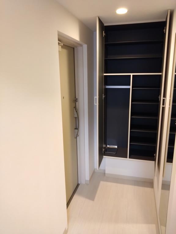 ラフィット松屋町6階1LDK 玄関の画像