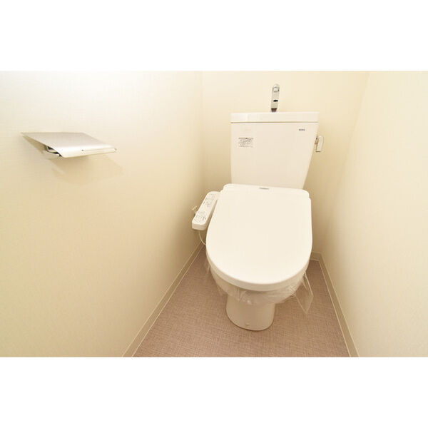 ブランドール北浜13階1K トイレの画像