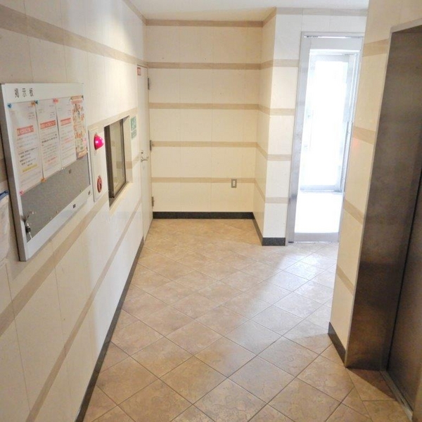  マルセイ玉川マンション6階1K 玄関の画像
