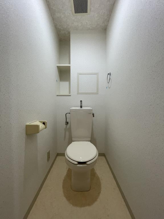 クロスロード 7階2LDK トイレの画像