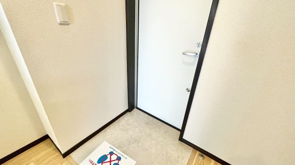 フジパレス北加賀屋Ⅲ番館3階1K 玄関の画像
