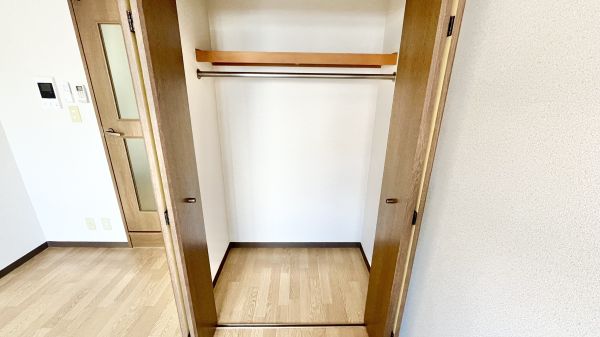 ラフィーネ北島4階1K 収納の画像