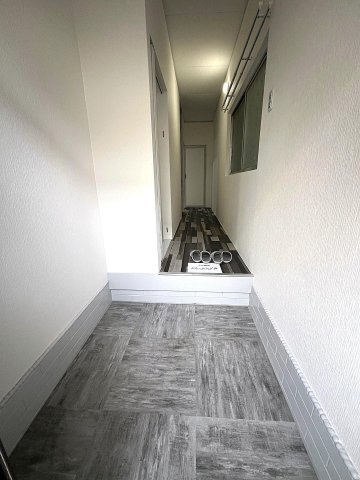 大阪府寝屋川市上神田 戸建442階3DK 玄関の画像