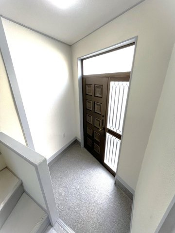 大阪府守口市梶町 戸建302階3DK 玄関の画像