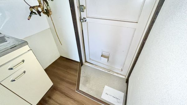 マンションイレブン3階1K 玄関の画像