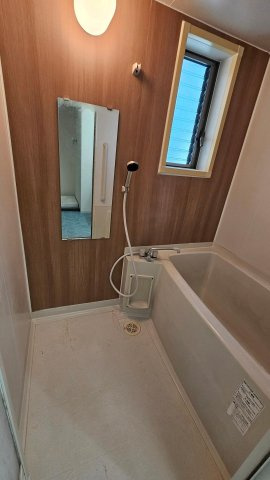 姫路市野里戸建て2階3DK お風呂の画像