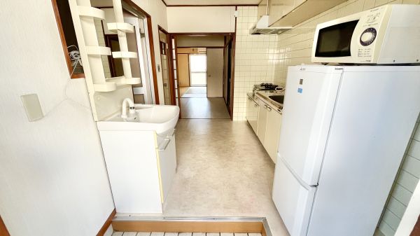 トーカイプラザ壱号館2階2DK 玄関の画像