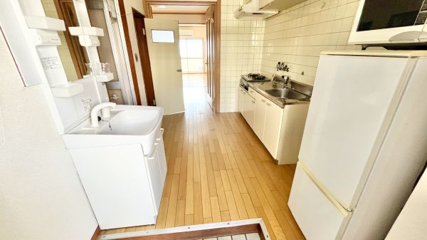 トーカイプラザ壱号館3階2DK 玄関の画像