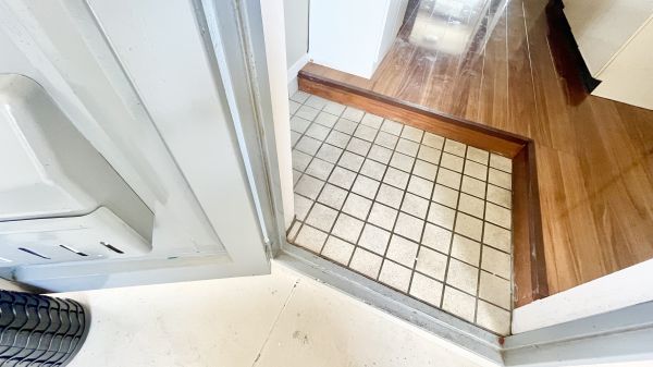 トーカイプラザ壱号館4階2DK 玄関の画像