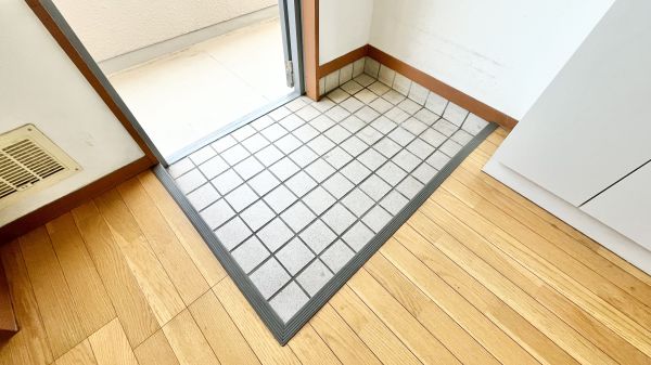 トーカイプラザ壱号館4階2DK 玄関の画像