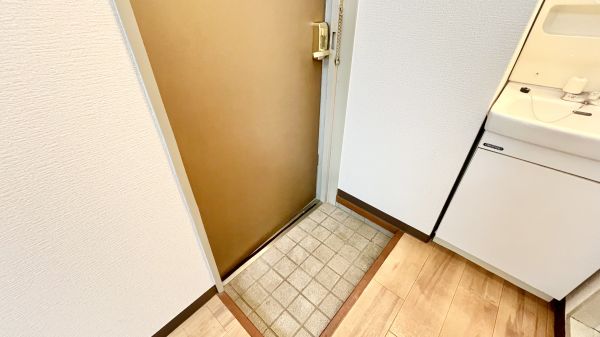 ロイヤルメゾン4階1DK 玄関の画像