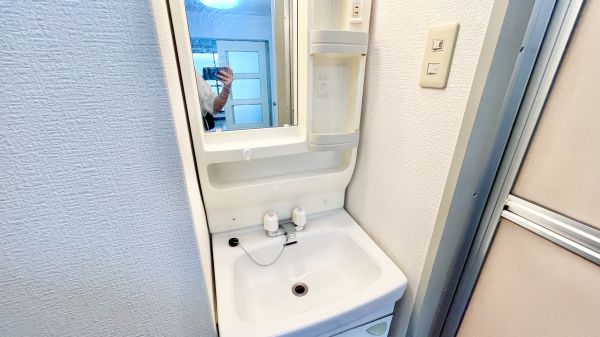 ロイヤルメゾン4階1DK 洗面所の画像