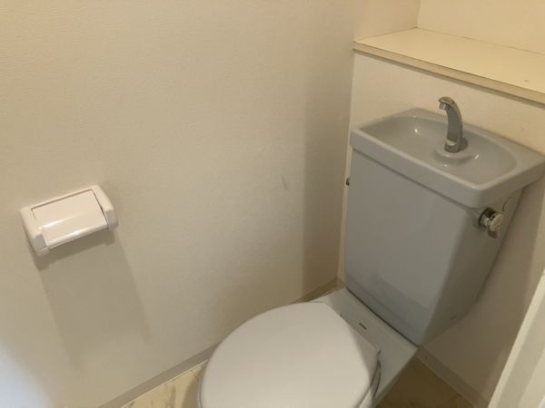 レシェンテ緑地2階3LDK トイレの画像