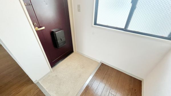 ラパンジール住吉大社5階2DK 玄関の画像