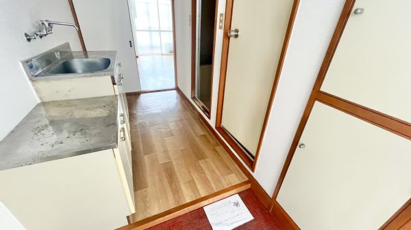 パークライフ住吉2階1K 玄関の画像