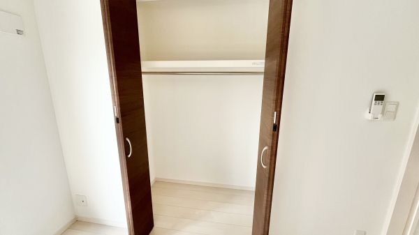 F asecia scelto1階1LDK 収納の画像