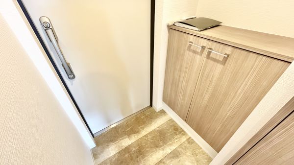 RaysProduct西住之江adamU2階1K 玄関の画像