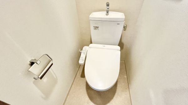 RaysProduct西住之江adamU6階1K トイレの画像