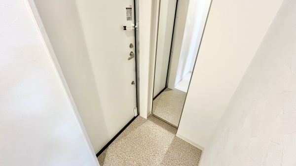 アバンティオ西住之江1階1LDK 玄関の画像