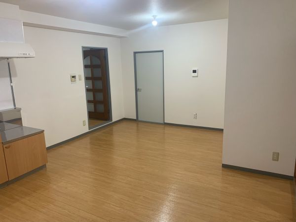 ベルク御殿山5階3LDK リビングの画像