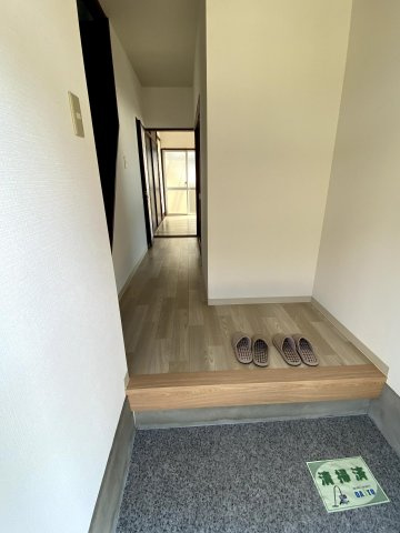 野間5丁目戸建て2階2LDK 玄関の画像