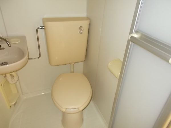 美章園中村ビル2階1K トイレの画像