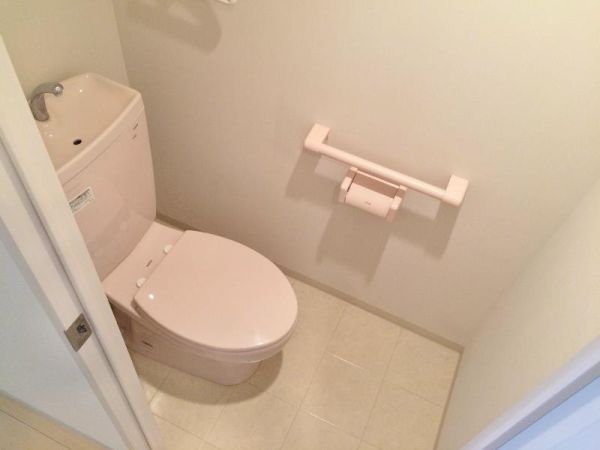 ルミナスビラ石橋4階1DK トイレの画像