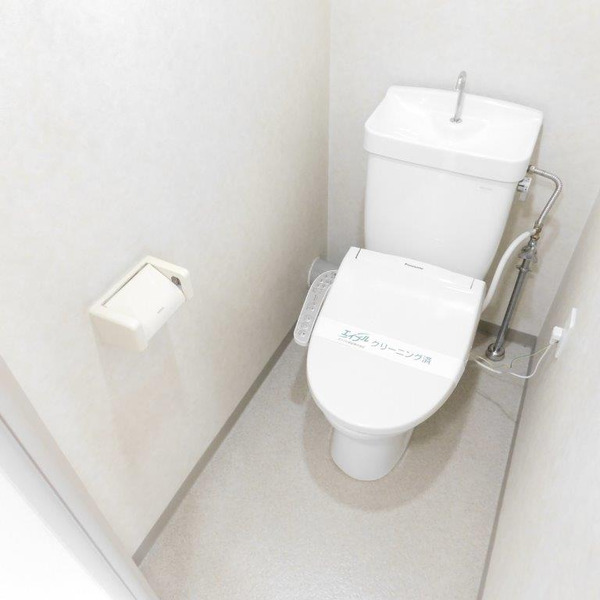  ＡＤＯＲＥＲ6階1K トイレの画像
