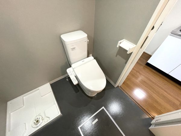 アソシエⅢ　1階1K トイレの画像