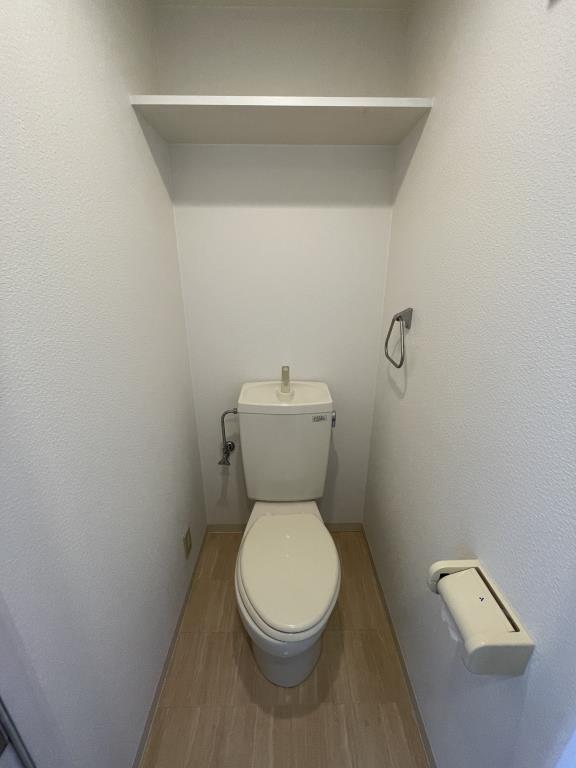 ラ・セデュクシオン1階1K トイレの画像