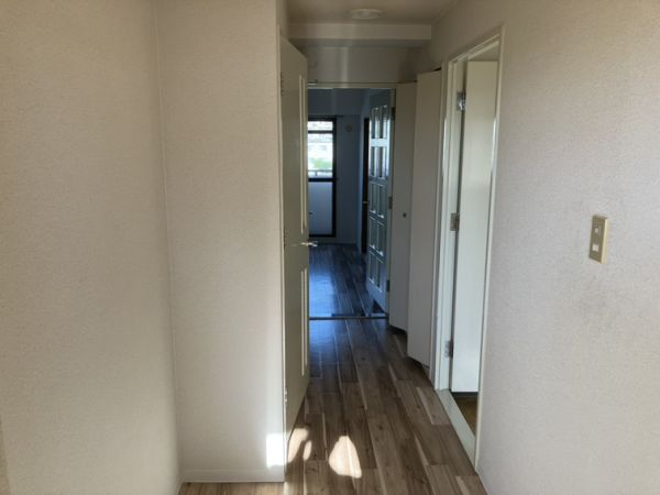 ローレル蛍池3階2DK 玄関の画像