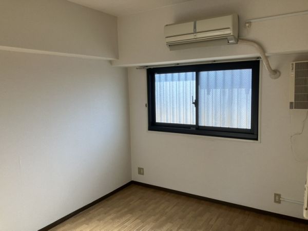 ローレル蛍池3階2DK 部屋①の画像