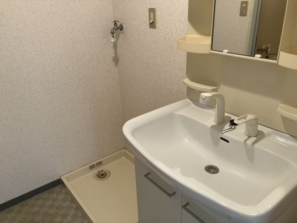 ローレル蛍池3階2DK 洗面所の画像