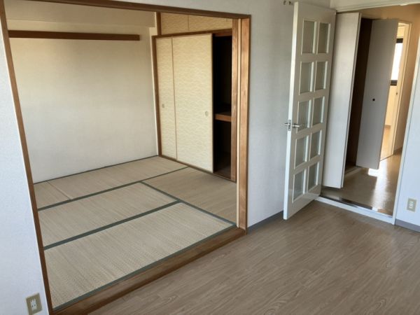 ローレル蛍池5階2DK 部屋②の画像
