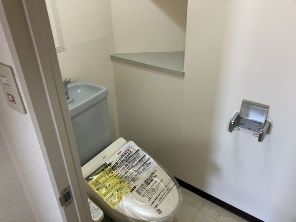 ローレル蛍池6階2LDK トイレの画像