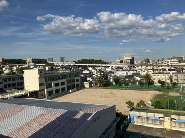 ローレル蛍池6階2LDK 景観の画像
