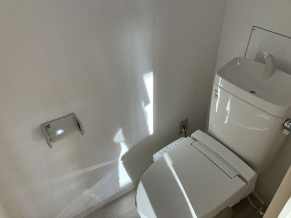メゾンシャルマントⅡ4階2LDK トイレの画像