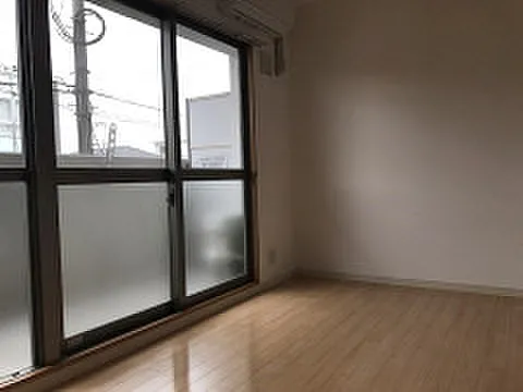 サンシャルマン402階1K リビングの画像