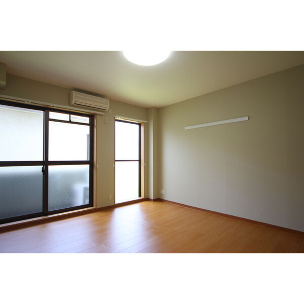エメラルド千里園2階1K 部屋①の画像