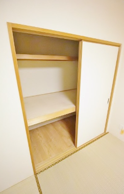 サンロワール和泉砂川2階2DK 収納の画像