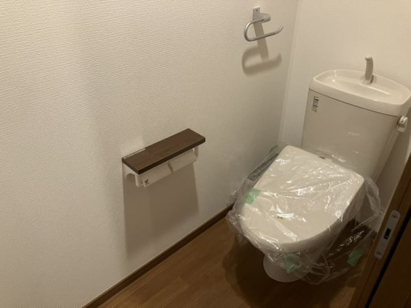 東豊中3丁目貸家A棟1・2階3LDK トイレの画像