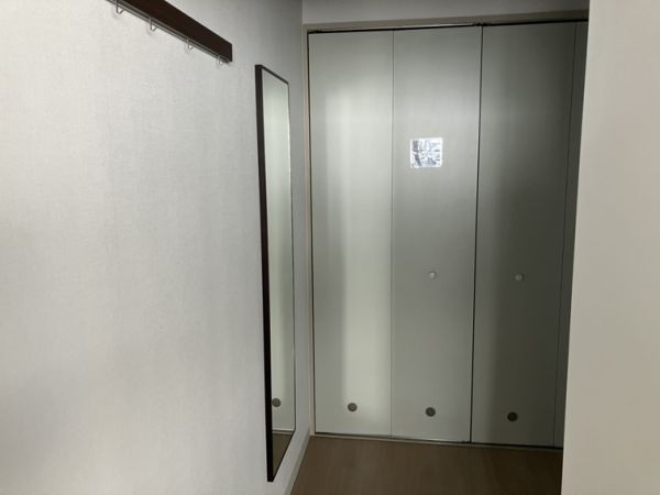 豊中ヒルズ3階2LDK 玄関の画像