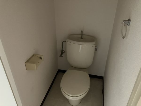 メゾン宮山2階3LDK トイレの画像