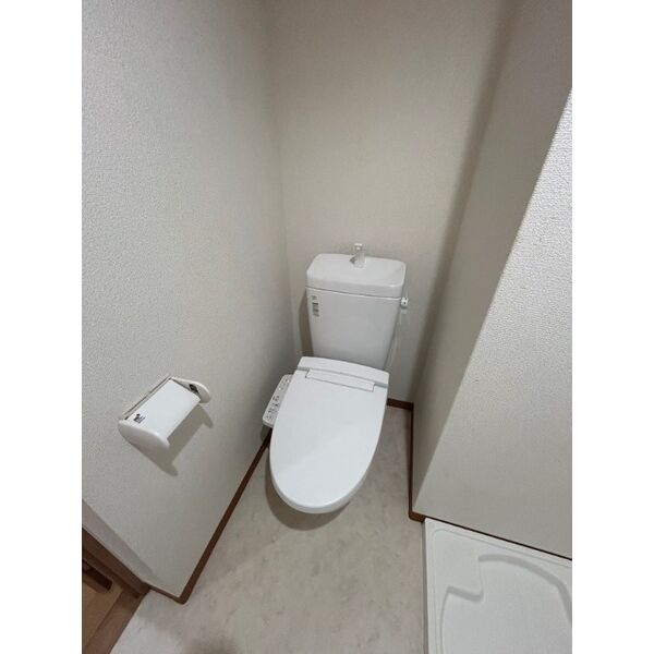 コバルト森ノ宮EAST03階1DK トイレの画像