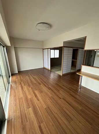 メイピース芦屋6階2LDK リビングの画像
