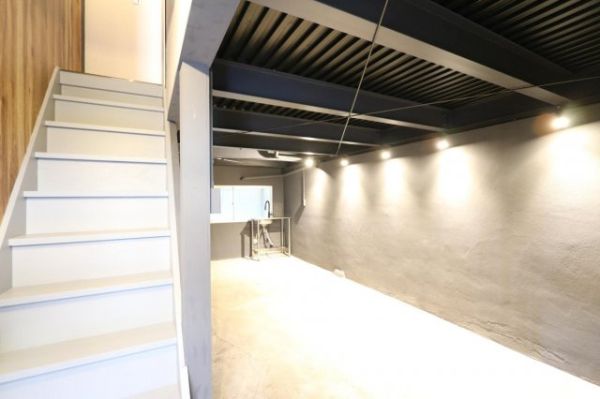 ＆GARAGE3階2LDK 玄関の画像