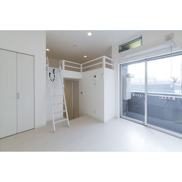 Sky　Grace花園2階1K リビングの画像