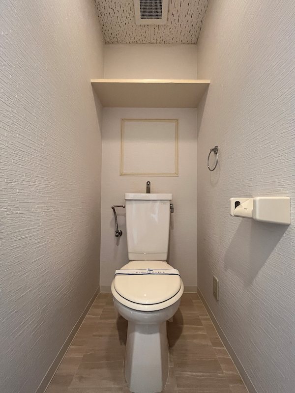 ファミーユ23階2LDK トイレの画像