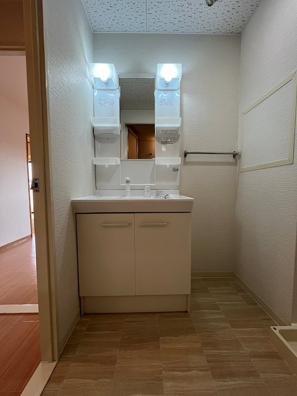 ファミーユ23階2LDK 洗面所の画像