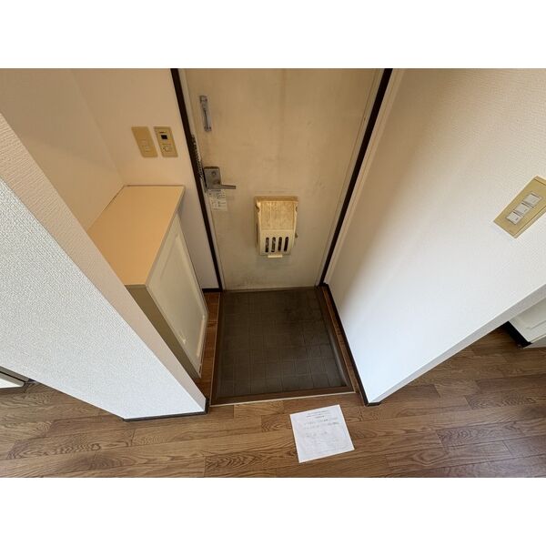 サンライフ玉串B棟2階2DK 玄関の画像